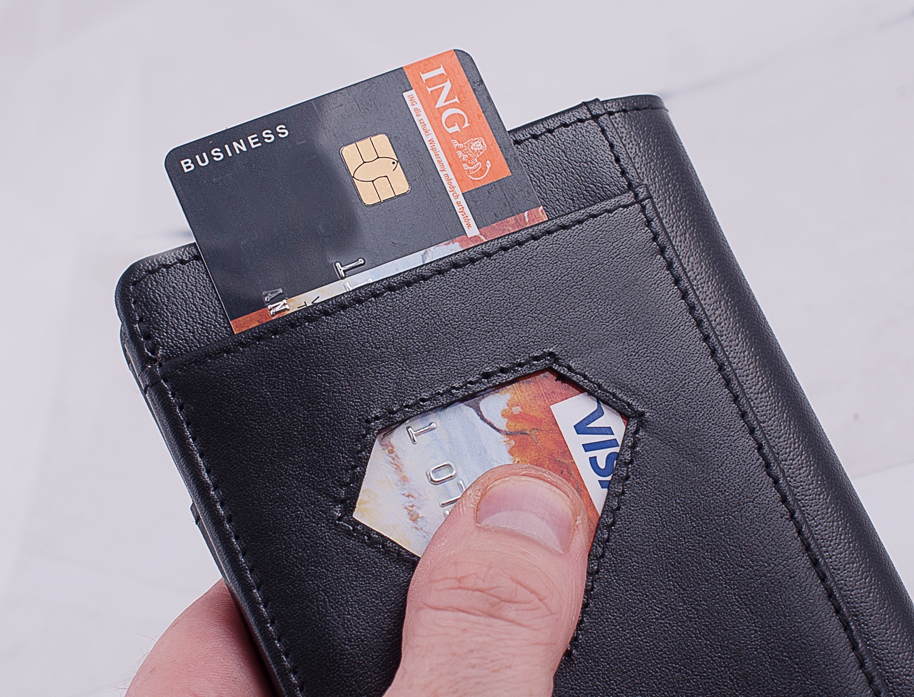 Portfel Męski z miejscem na słuchawki i zabezpieczeniem RFID - obrazek 6